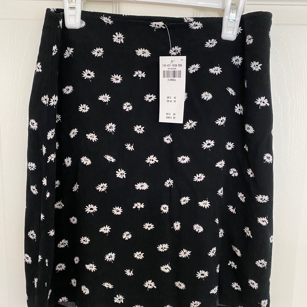 Abercrombie & Fitch NWT Black mini skirt